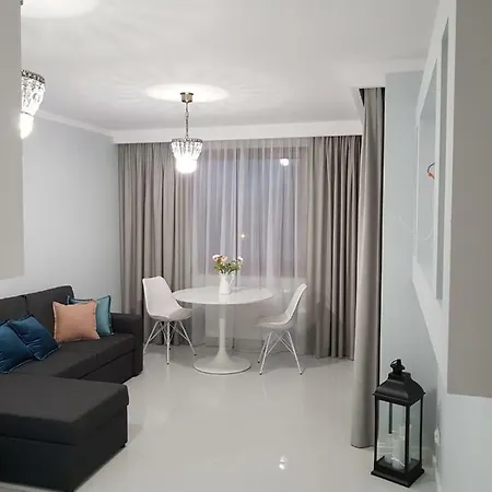 Apartament Zacisze アパート *